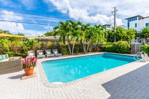 Five-Bedroom House room in Beachhouse By-The-Sea NEED NO CAR-WALK TO BEACH