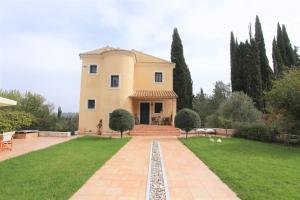 Captain's Countryside Villa for up to 9 visitors Corfu Greece