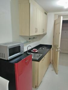 CHATEAU ELYSEE a6 near AIRPORT Wifi Kitchen