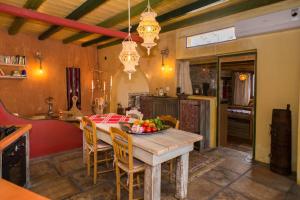 The Old Pomegranate House