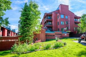Two-Bedroom Condo room in Giant Steps 34