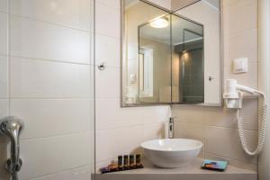Studio with Garden View (2 Adults)