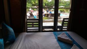 Lanta Long Beach Hostel