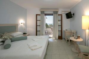 Deluxe Twin Room with Sea View