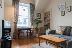 SuperCentral! Cute homely flat just off Royal Mile