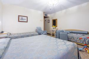 Chambre Triple Supérieure avec Vue sur le Canal
