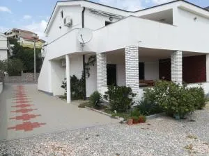 11 Primorska ulica - 策萨利卡