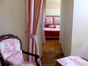 Hotels Logis Hostellerie du Clos Pite : Suite Familiale