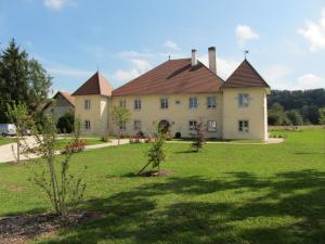 Pension Le relais des deux tours Brémondans Frankreich