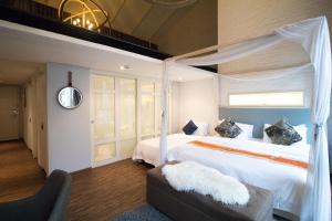 Suite Nhà Thám Hiểm có giường phụ (Explorer Suite with Extra Bed)