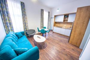 Central Luxury 1