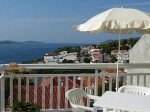 Apartment in Hvar town with sea view, terrace, air conditioning, Wi-Fi (3666-4)