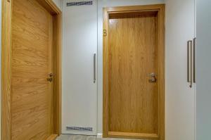 City Studio 1B in a great location