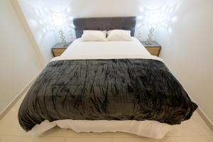 White Lux Apartment For 2 VIPGreece