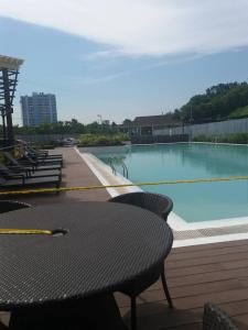 Comfy 1BR Condo Unit in One Oasis CdeO near Limketkai Centrio