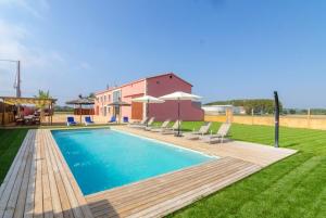 Vidreres Villa Sleeps 14 Pool Air Con WiFi, Vily - Vidreres