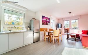 Wonder Home - Apartament z garażem, ogródkiem, miejscem na grilla i widokiem na Karkonosze