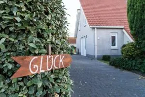 Aloha Beach House - Den Osse