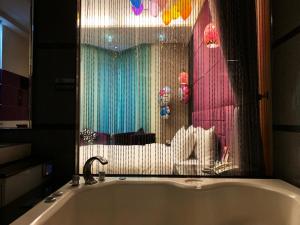 Phòng Có Giường Cỡ Queen Và Bồn Tắm Spa (Queen Room with Spa Bath)