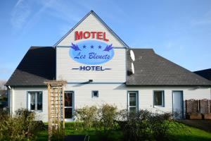 Hotels Contact hotel - Motel Les Bleuets : photos des chambres