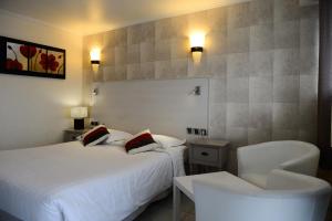 Hotels Contact hotel - Motel Les Bleuets : photos des chambres