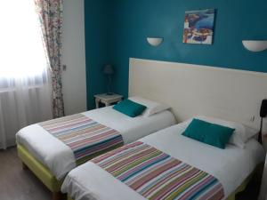 Hotels Contact Hotel du Relais Thouars : photos des chambres