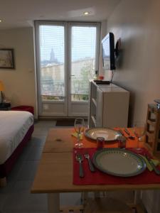 Eagles Nest - Studio w 15M terrace - Hyper Centre photo 9