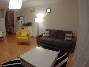 Allées dEtigny T1Bis 41 m2 1 chambre 4 couchages 200 m de la Crémaillère Express 400 m des Thermes