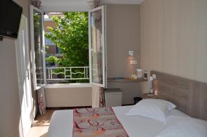 Hotels Hotel Le Revest : Chambre Double ou Lits Jumeaux Standard