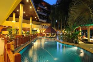 Baumanburi hotel, 
Phuket, Thailand.
The photo picture quality can be
variable. We apologize if the
quality is of an unacceptable
level.