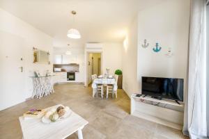 Caneis Apartments img95