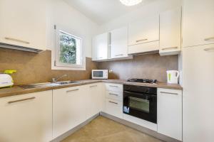 Caneis Apartments img97