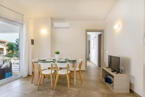 Caneis Apartments img36