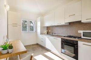 Caneis Apartments img39