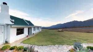 Swartberg Pass Cottages - Kobus Se Gat - Bergwater