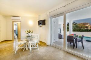 Caneis Apartments img11