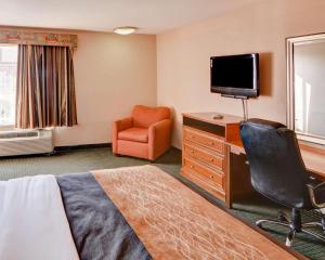 King Room - Non-Smoking room in Quality Inn