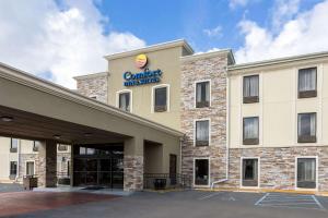 Comfort Inn & Suites Airport