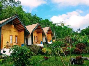 Aryasuta Bungalow - Sapit