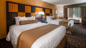 Large Queen Room with Two Queen Beds - Non smoking room in Best Western Plus - Wendover Inn