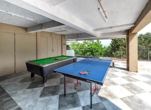 SaffronStays Falcon Hill, Lonavala - luxury villa with infinity pool near Lions Point