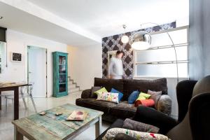 LR2 Private Terrace & Parking Right in the city Center