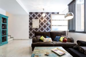 LR2 Private Terrace & Parking Right in the city Center