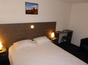 Hotels Hotel Le Cosy Blois Villebarou : Chambre Double Supérieure - 17 m2