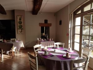 Hotels Logis Hotel la Ferme : photos des chambres
