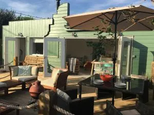 Owlers Retreat - Camber