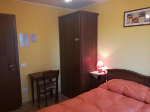 Double or Twin Room with Private Bathroom room in guado cannavina