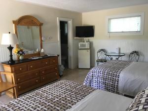 Standard Double Room room in Westhampton Seabreeze Motel