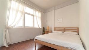 Phòng Giường Đôi Với Phòng Tắm Chung (Double Room with Shared Bathroom)