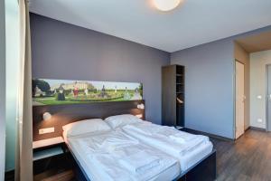 Twin Room room in MEININGER Hotel Wien Downtown Sissi